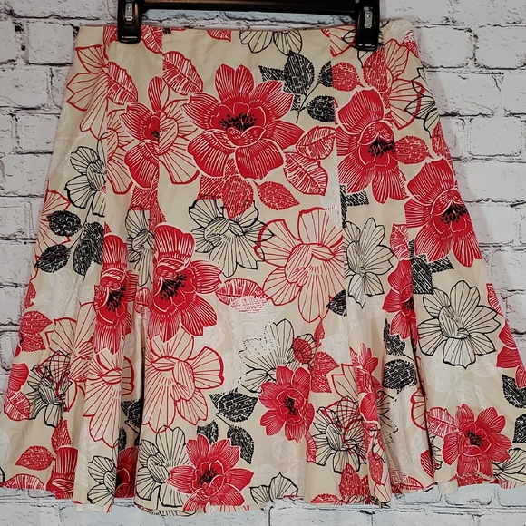 New York & Company Dresses & Skirts - New York & Co. Floral A-Line Skirt — Red, Black, Cream — Size 8